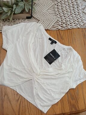 Forever 21 White Twist-Front V-Neck Crop Top
